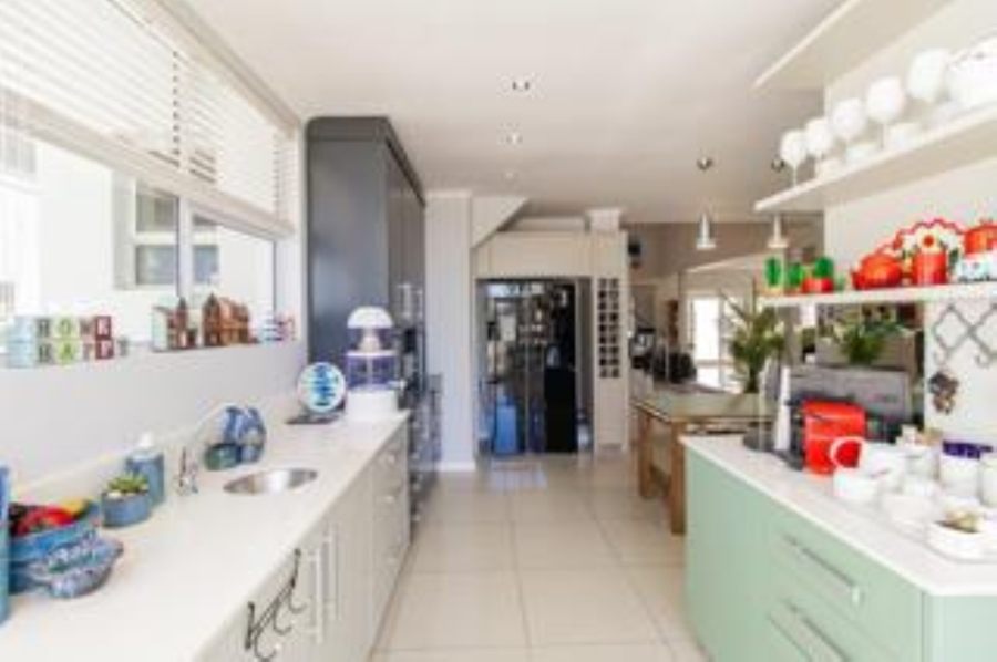 5 Bedroom Property for Sale in Van Riebeeckstrand Western Cape